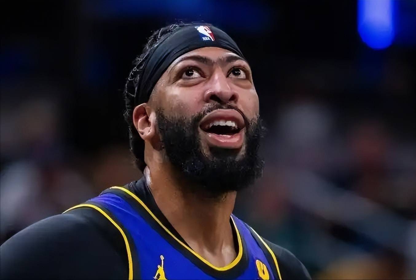 浩瀚体育官方网址-浓眉击败老对手羽毛球队，晋级之路一路高歌